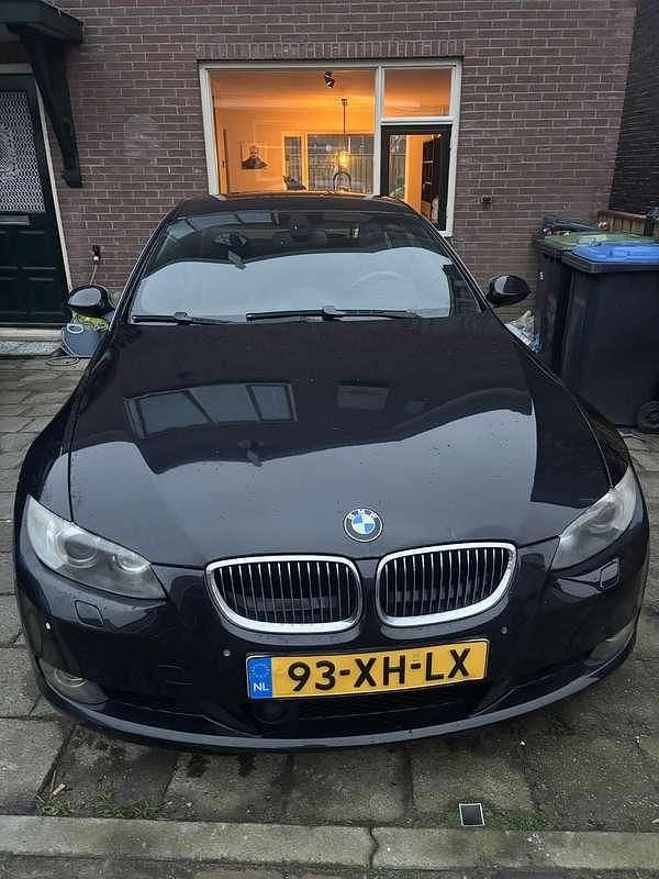 Zwart Occasion 2007 BMW 330 Executive Coupé | € 10.250 (Super prijs) - Afbeelding 1/4
