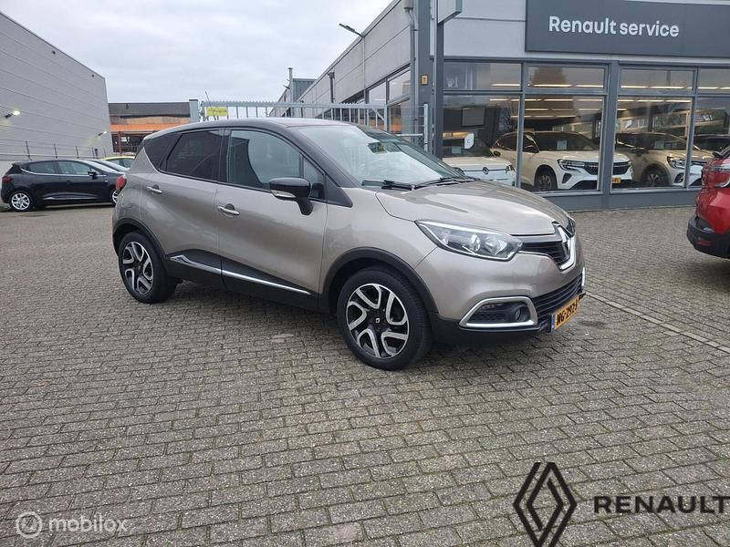 Grijs Occasion 2016 Renault Captur Dynamique SUV | € 9.750 (Eerlijke prijs) - Afbeelding 1/4