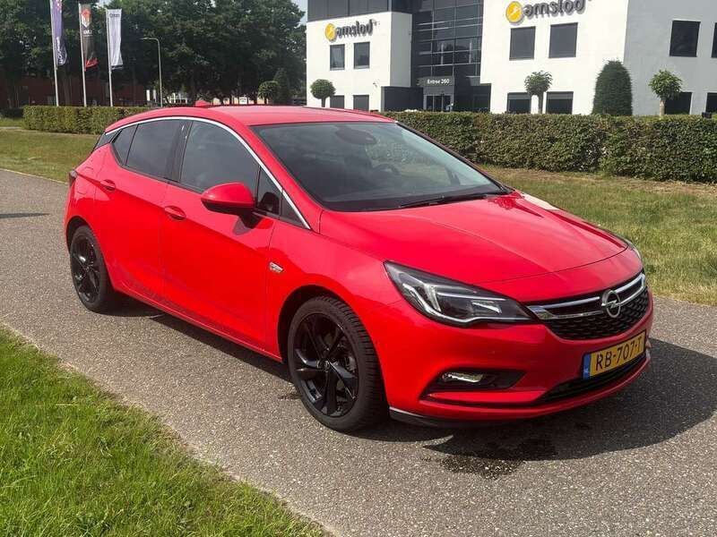 Rood Gebruikt 2017 Opel Astra Business Hatchback | € 7.999 (Goede deal) - Afbeelding 1/4