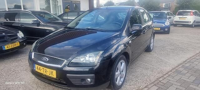 Zwart Gebruikt 2007 Ford Focus Hatchback | € 1.099 (Super prijs) - Afbeelding 1/4