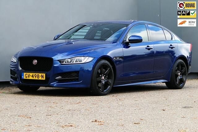 Blauw Gebruikt 2015 Jaguar XE R-Sport Sedan | € 12.940 (Eerlijke prijs) - Afbeelding 1/4