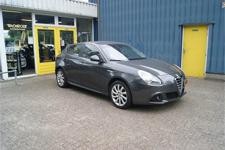 Occasion Alfa Romeo Giulietta Distinctive 170 PK (125 kW) 2011 Grijs Hatchback