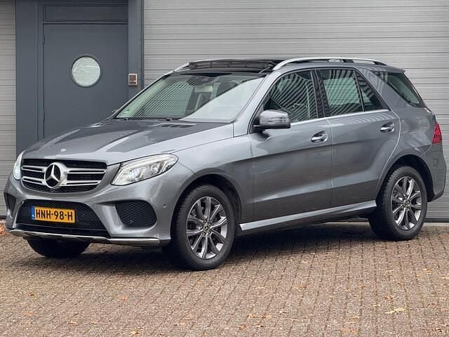 Grijs Gebruikt 2018 Mercedes GLE250 Sport Edition SUV | € 29.000 - Afbeelding 1/3