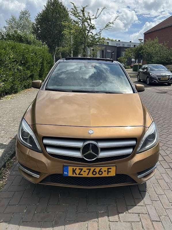 Gebruikt 2012 Mercedes B200 MPV | € 11.999 (Eerlijke prijs) - Afbeelding 1/4