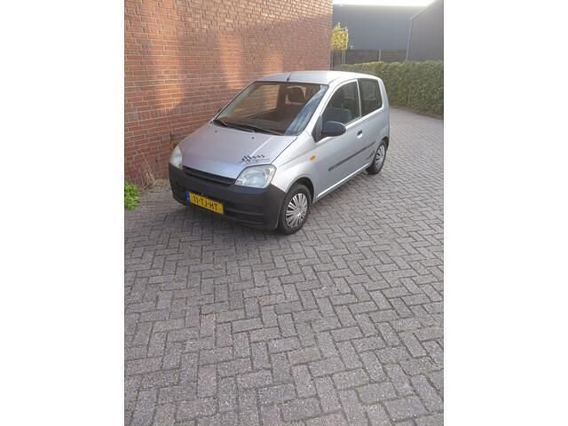 Grijs Gebruikt 2006 Daihatsu Cuore Hatchback | € 950 (Eerlijke prijs) - Afbeelding 1/4