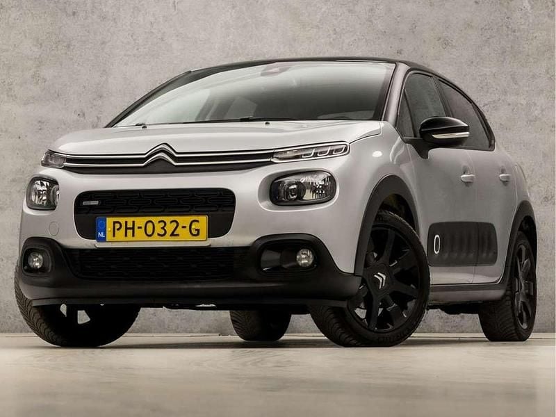 Grijs, metallic lak Gebruikt 2017 Citroën C3 PureTech Hatchback | € 8.945 (Eerlijke prijs) - Afbeelding 1/4