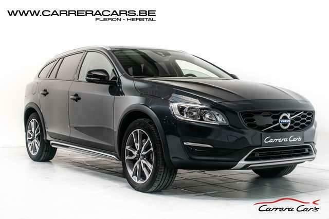 Grijs Gebruikt 2017 Volvo V60 CC Stationwagen | € 19.990 - Afbeelding 1/4