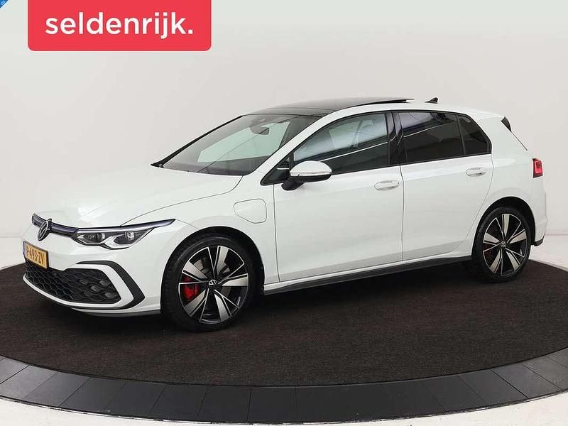 Wit Gebruikt 2022 VW Golf VIII GTE Hatchback | € 22.900 (Eerlijke prijs) - Afbeelding 1/4