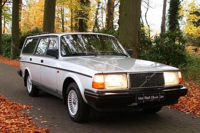 Grijs Gebruikt 1992 Volvo 240 Stationwagen | € 10.950 - Afbeelding 1/4
