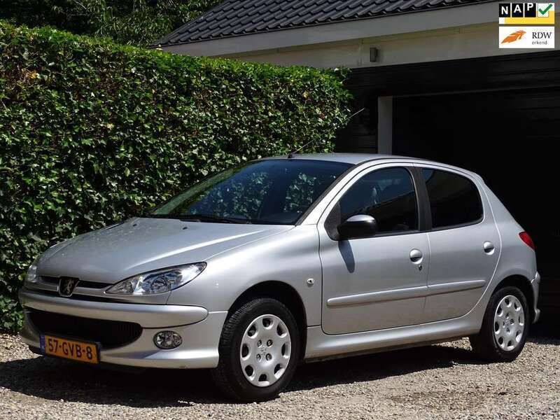 Grijs Gebruikt 2008 Peugeot 206 Hatchback | € 2.950 (Eerlijke prijs) - Afbeelding 1/4
