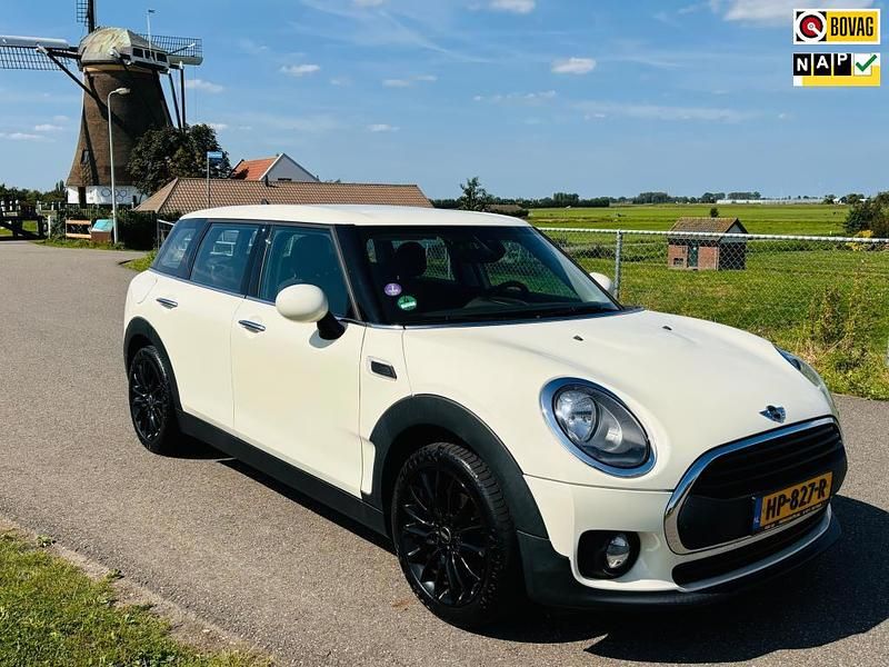 Wit Occasion 2015 Mini One Clubman Business Stationwagen | € 11.950 (Duur) - Afbeelding 1/4