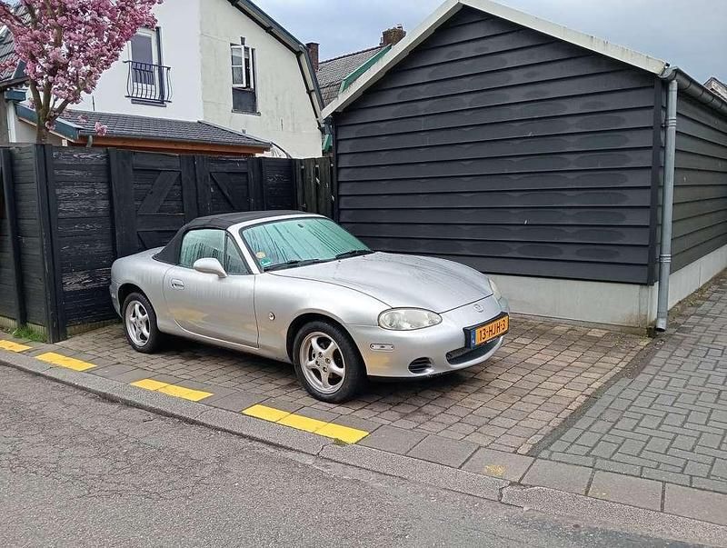 Grijs Gebruikt 2003 Mazda MX5 Cabriolet | € 5.250 (Eerlijke prijs) - Afbeelding 1/4