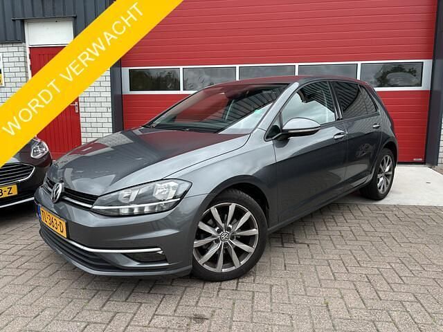 Grijs Gebruikt 2018 VW Golf VII Comfortline Hatchback | € 12.888 (Eerlijke prijs) - Afbeelding 1/4