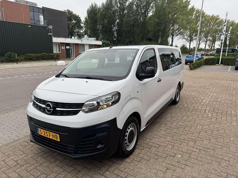Wit Gebruikt 2023 Opel Vivaro-e Combi Van | € 33.759 (Duur) - Afbeelding 1/4