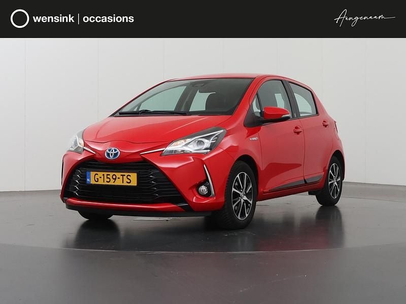 Rood Gebruikt 2018 Toyota Yaris Hybrid Design Hatchback | € 16.830 (Eerlijke prijs) - Afbeelding 1/4