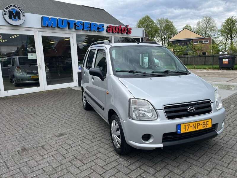 Zilver, metallic lak Gebruikt 2004 Suzuki Wagon R+ GLX Stationwagen | € 3.795 (Duur) - Afbeelding 1/4