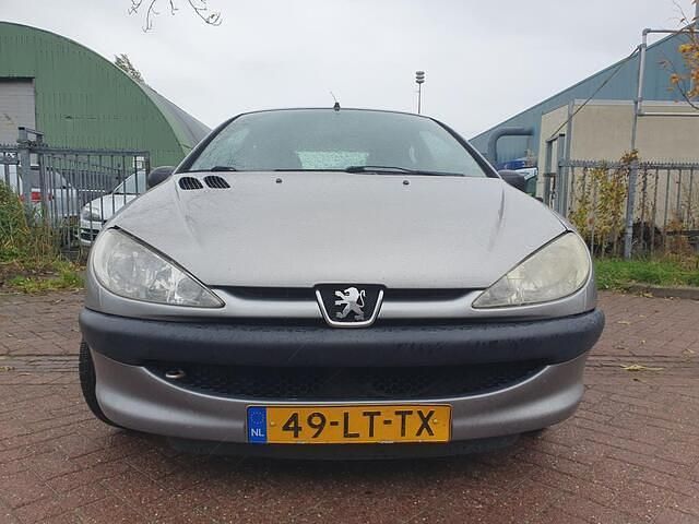 Occasion Peugeot 206 75 PK (55 kW) 2003 Grijs Hatchback