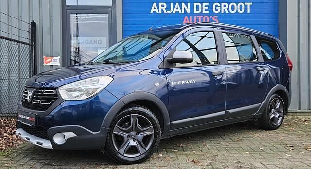 Blauw (metallic) Gebruikt 2018 Dacia Lodgy Stepway MPV | € 12.951 (Iets duurder) - Afbeelding 1/4