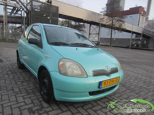 Groen Occasion 2000 Toyota Yaris Hatchback | € 1.250 (Eerlijke prijs) - Afbeelding 1/4