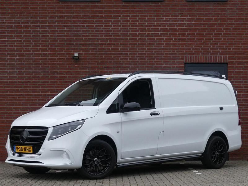 Wit Occasion 2024 Mercedes Vito Van | € 36.950 (Goede deal) - Afbeelding 1/4