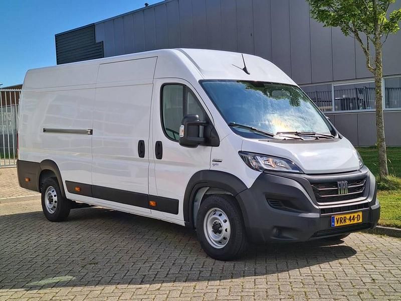 Wit Gebruikt 2022 Fiat Ducato Van | € 29.900 - Afbeelding 1/4