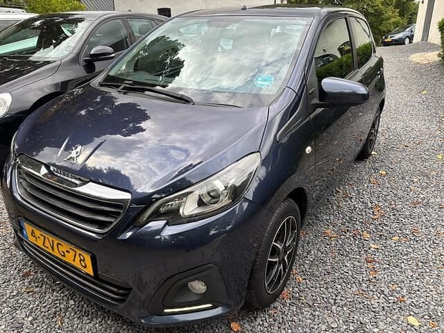 Blauw, metallic lak Gebruikt 2015 Peugeot 108 Active Hatchback | € 3.499 (Eerlijke prijs) - Afbeelding 1/4