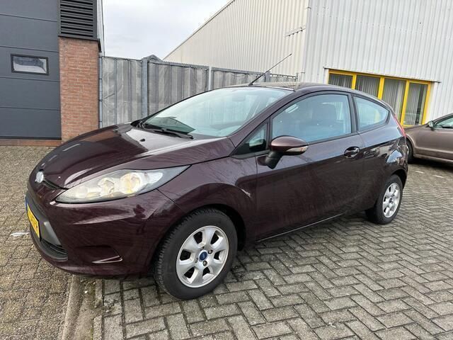 Occasion Ford Fiesta Trend 60 PK (44 kW) 2009 Paars Hatchback
