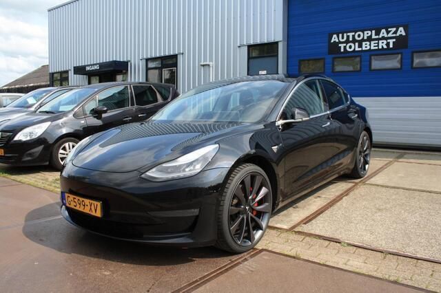 Zwart Gebruikt 2019 Tesla Model 3 Performance Sedan | € 17.950 (Eerlijke prijs) - Afbeelding 1/4