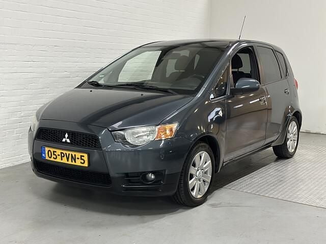 Grijs Gebruikt 2011 Mitsubishi Colt Edition Hatchback | € 2.999 (Eerlijke prijs) - Afbeelding 1/4