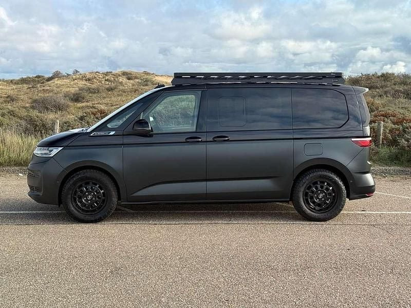 Zwart Gebruikt 2023 VW T7 Energetic Van | € 64.990 - Afbeelding 1/4