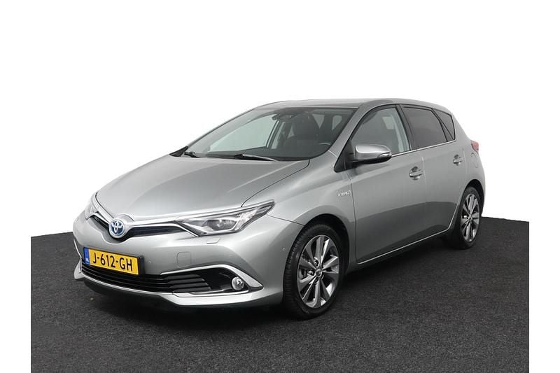 Grijs Gebruikt 2017 Toyota Auris Hybrid Executive Hatchback | € 17.950 (Eerlijke prijs) - Afbeelding 1/1