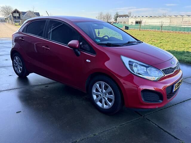 Occasion Kia Rio Comfort 86 PK (63 kW) 2014 Rood Hatchback