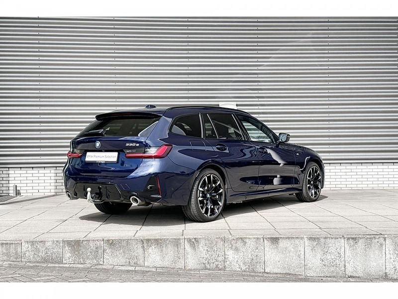 Occasion BMW 330e Basis 292 PK (214 kW) 2025 Bmw individual tansanit metallic (blauw metallic) Stationwagen