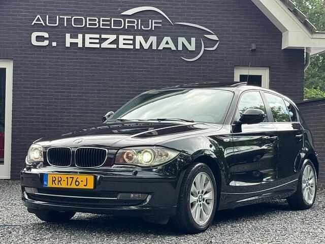Zwart Gebruikt 2010 BMW 116 Efficient Dynamics Hatchback | € 4.444 (Eerlijke prijs) - Afbeelding 1/4