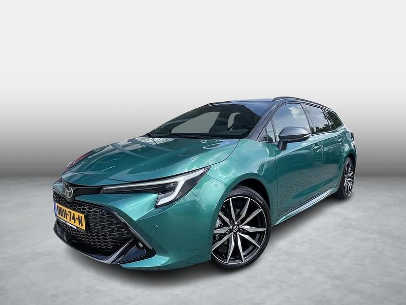 Groen Gebruikt 2025 Toyota Corolla Hybrid Sport Stationwagen | € 45.999 - Afbeelding 1/4