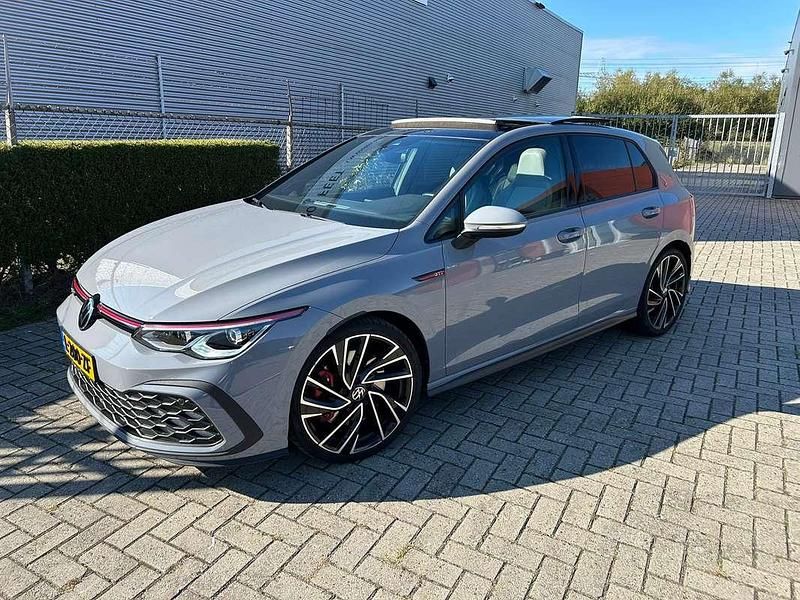 Grijs Occasion 2021 VW Golf VIII GTI Hatchback | € 32.500 (Eerlijke prijs) - Afbeelding 1/4