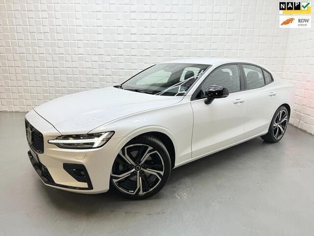 Wit, metallic lak Gebruikt 2023 Volvo S60 Ultimate Sedan | € 33.999 (Eerlijke prijs) - Afbeelding 1/4