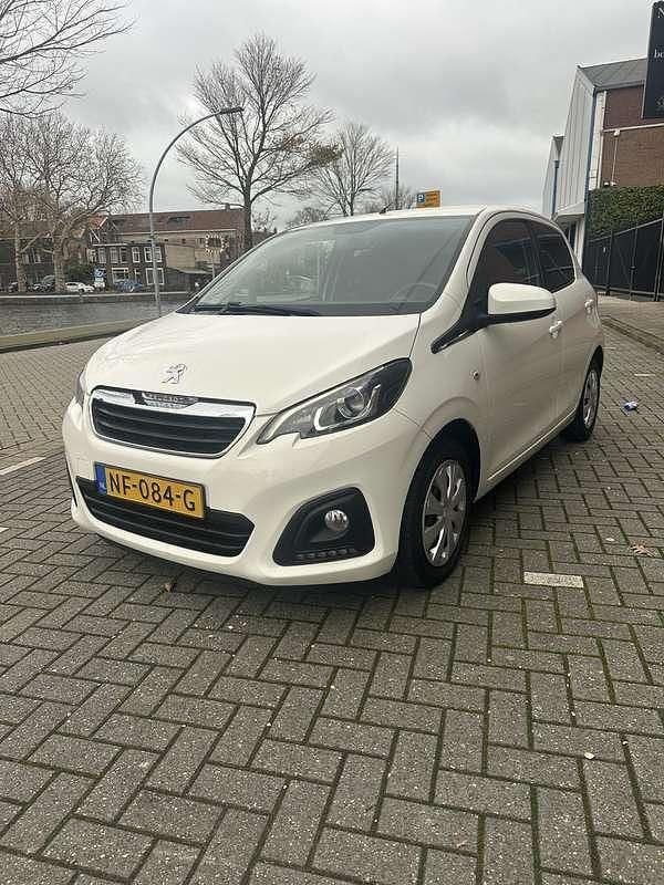 Wit Occasion 2016 Peugeot 108 Active Hatchback | € 6.600 (Goede deal) - Afbeelding 1/4