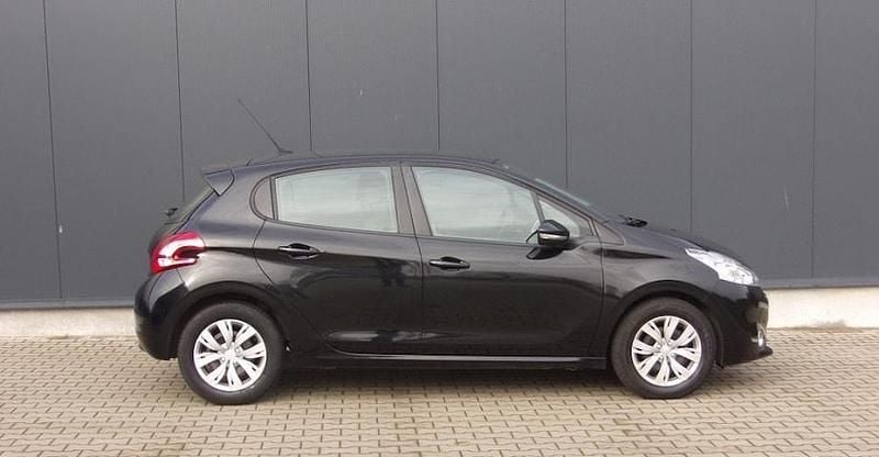 Occasion Peugeot 208 Envy 82 PK (60 kW) 2012 Zwart Hatchback