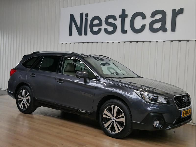 Grijs (metallic) Gebruikt 2020 Subaru Outback Premium Stationwagen | € 38.950 (Duur) - Afbeelding 1/4