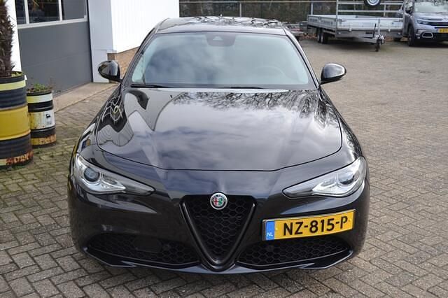 Occasion Alfa Romeo Giulia Super 200 PK (147 kW) 2017 Zwart (metallic) Sedan