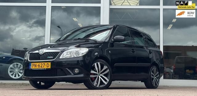 Zwart Gebruikt 2011 Skoda Fabia RS Stationwagen | € 6.244 (Eerlijke prijs) - Afbeelding 1/4