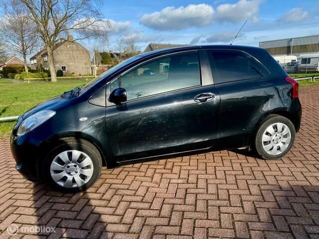Occasion Toyota Yaris Sol 69 PK (50 kW) 2007 Zwart Hatchback