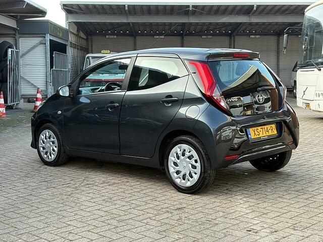 Occasion Toyota Aygo X-play 72 PK (52 kW) 2019 Grijs Hatchback