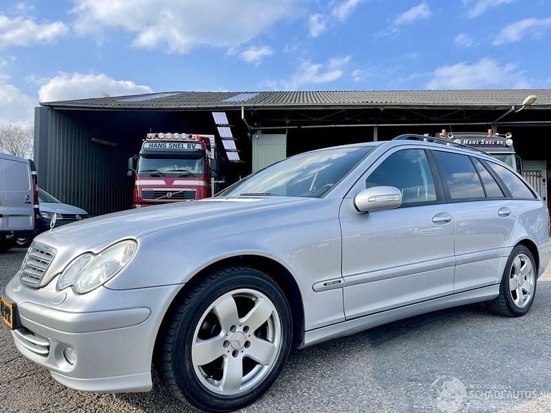 Grijs Occasion 2006 Mercedes C180 Sport Edition Stationwagen | € 4.250 - Afbeelding 1/4