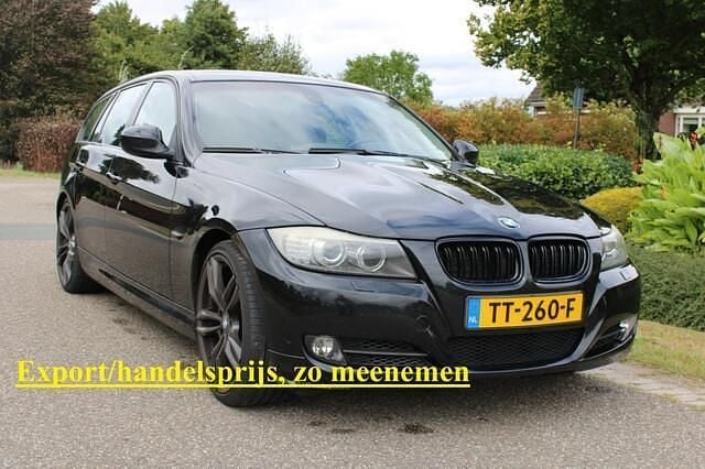 Zwart, metallic lak Gebruikt 2009 BMW 325 Executive Stationwagen | € 7.850 (Eerlijke prijs) - Afbeelding 1/4