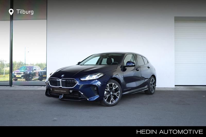 Blauw Gebruikt 2025 BMW 120 M Sport Hatchback | € 45.880 - Afbeelding 1/4