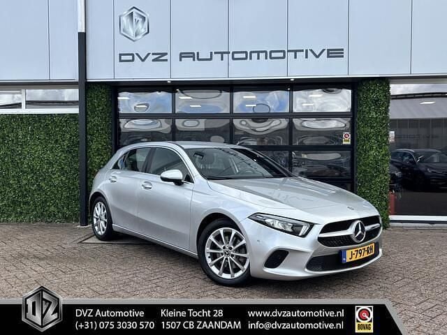 Grijs Gebruikt 2019 Mercedes A200 Premium Hatchback | € 20.950 (Goede deal) - Afbeelding 1/4