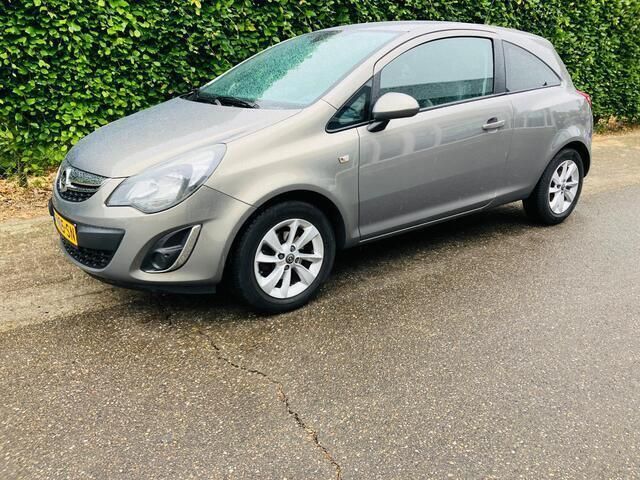 Grijs Gebruikt 2014 Opel Corsa Cosmo Hatchback | € 4.985 (Eerlijke prijs) - Afbeelding 1/4