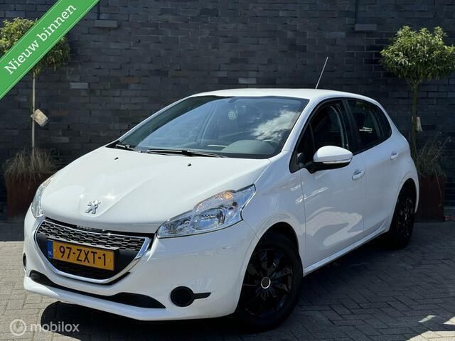 Wit Gebruikt 2013 Peugeot 208 Active Hatchback | € 5.995 (Eerlijke prijs) - Afbeelding 1/4
